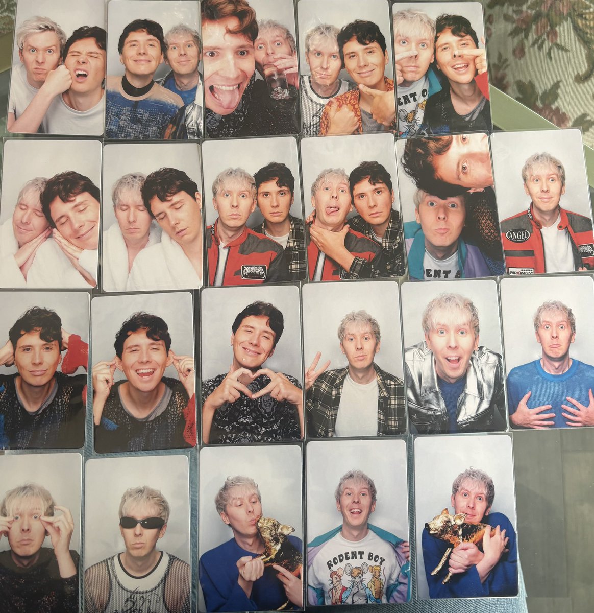 phanpollution's tweet photo. ‼️SELLING DNP S1 CARDS ‼️ bc times are tough and i’m back to being a broke college student

$5 each 

shipping: 
$1 stamped 1-2 cards
$2 stamped 3+ cards 

DISCOUNT when buying 3+ cards https://t.co/Zu5WGC6twH