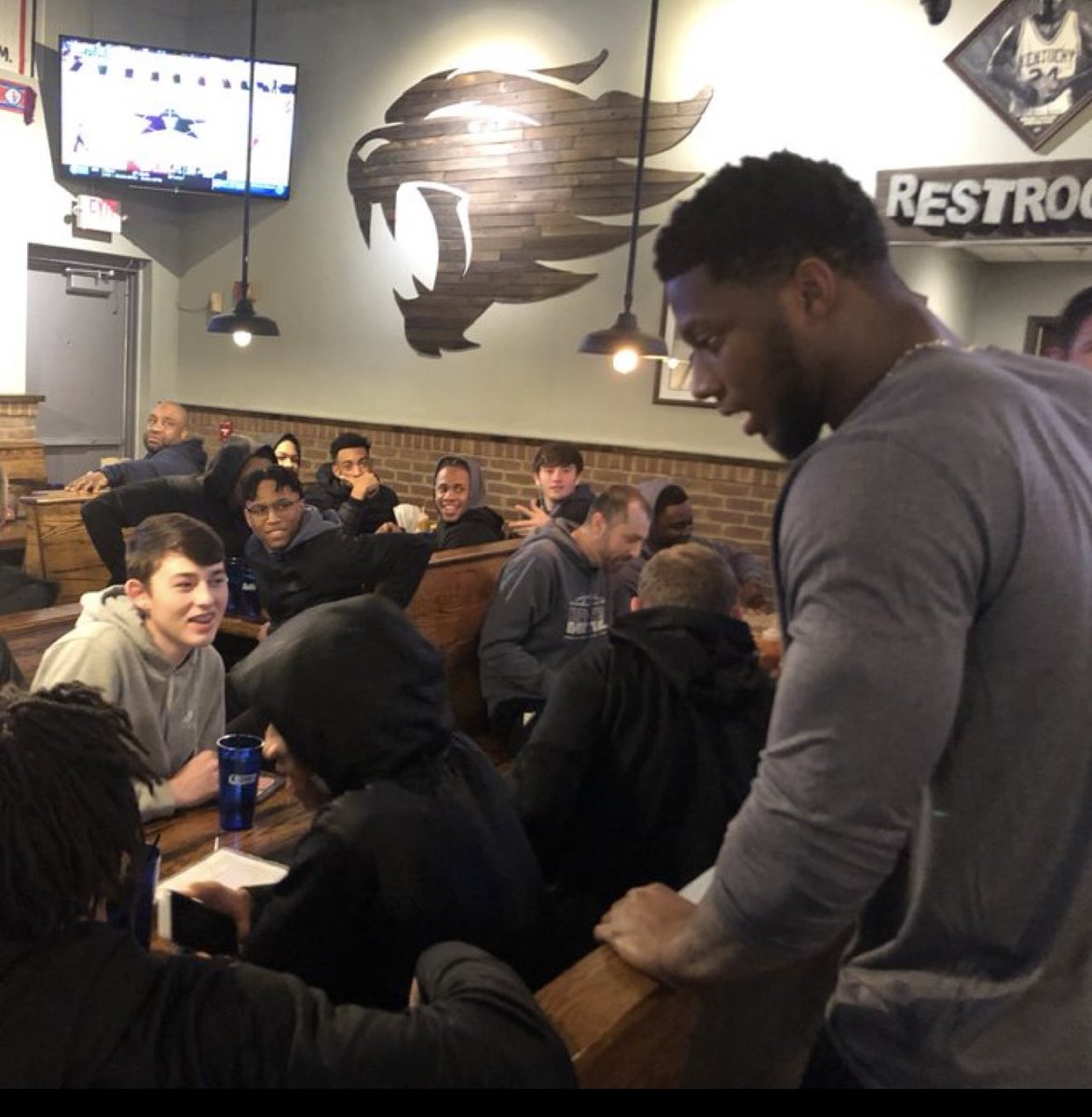 KySportsRadio's tweet photo. By the way, in this picture by @drewfranklinksr it includes not only Josh Allen, but a young Zach Tow as well @ksbarandgrille https://t.co/n4kDIfEQHG