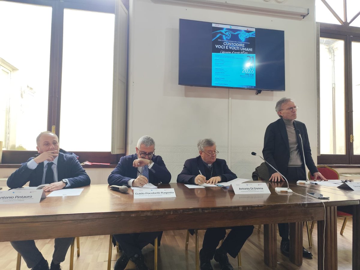 UCSICampania's tweet photo. La mattina del 21 febbraio ottanta giornalisti si sono riuniti presso la Biblioteca del Seminario di Acerra per riflettere sul messaggio di Papa Leone XIV per la Giornata delle comunicazioni sociali “Custodire voci e volti umani”. 

#UcsiCampania #DiocesiDiAcerra https://t.co/XCaF9WcsA6