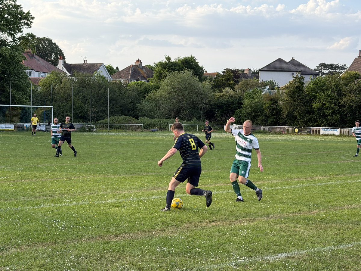 groundhopper67's tweet photo. Some end of season footy on N Wales coast 2nite by a flyover (as you do🤪)as @LlanJunctionFC hosted @MochdreSports in @NEWFAMensLeague Prem. An ok game that started in warm ☀️ending in 🌩️ on a dry, bobbly pitch that Mochdre shaded by odd goal in 3 #groundhopping 😊⚽️🏟️🏴󠁧󠁢󠁷󠁬󠁳󠁿🛣️ https://t.co/7SohrFxdXx