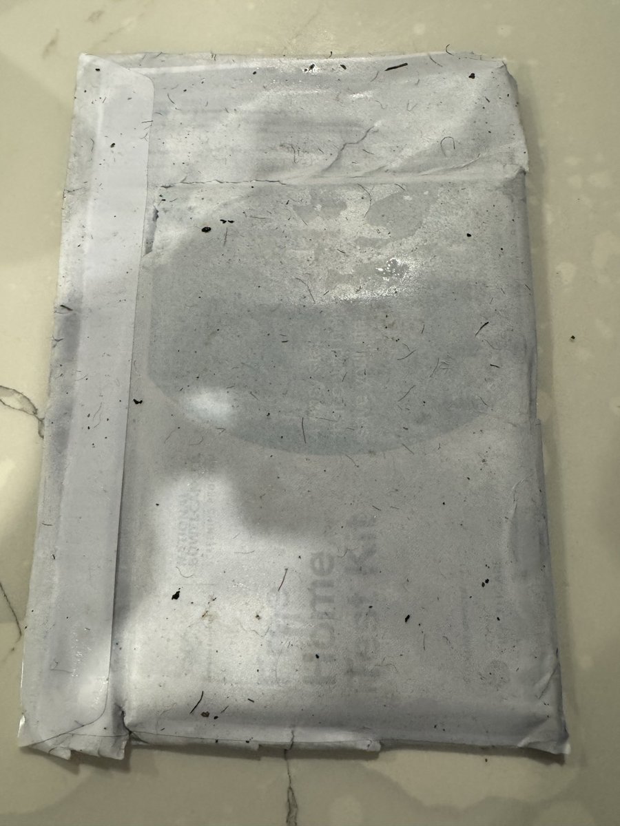 pmrtweettweet's tweet photo. @auspost Onya. Well done! Pissing rain and you leave my small envelope sticking out of the slot, and an A4 envelope on top of our post box. Piss poor service. Lazy. https://t.co/5C4e1gMV1H