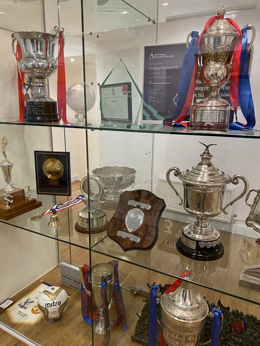 vecchia1970's tweet photo. Questa la bacheca del @CPFC nel maggio 2023. Urge nuovo allestimento. @Conf_League #rayopalace https://t.co/Bt3eqVvPVW
