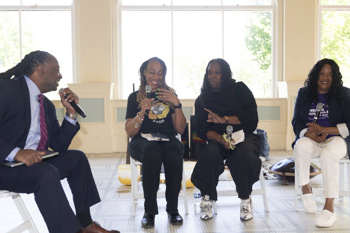 bradybuzz's tweet photo. Brady, the Chicago Mayor's Office of Community Safety, and local partners hosted a healing retreat for advocates and survivors of gun violence to discuss the connection between trauma, community violence, and the firearm industry’s role in the gun violence crisis. https://t.co/UBAnibekB4