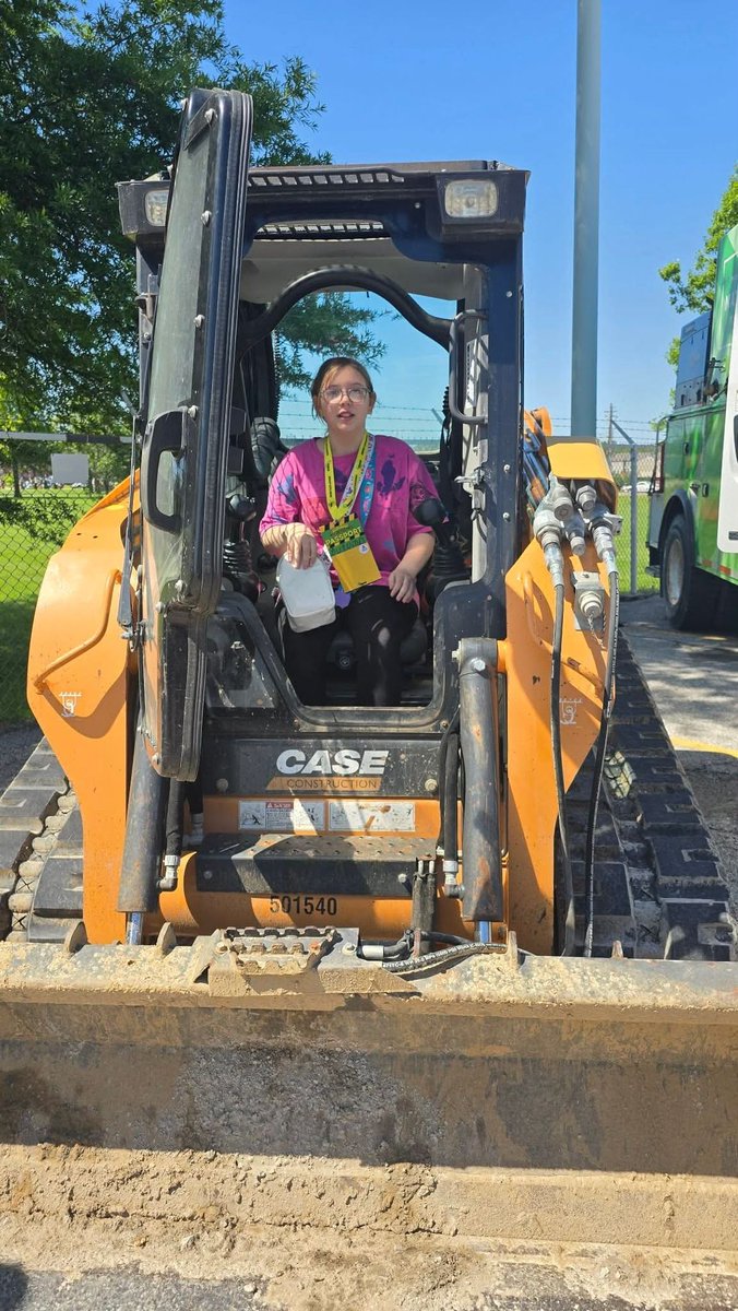 girlscouts's tweet photo. Big dreams don’t start in one lane. 👷‍♀️⚙️✨ From operating heavy equipment to learning hands-on technical skills, Girl Scouts are exploring what’s possible! @GSofSI https://t.co/1gkgS13C9o