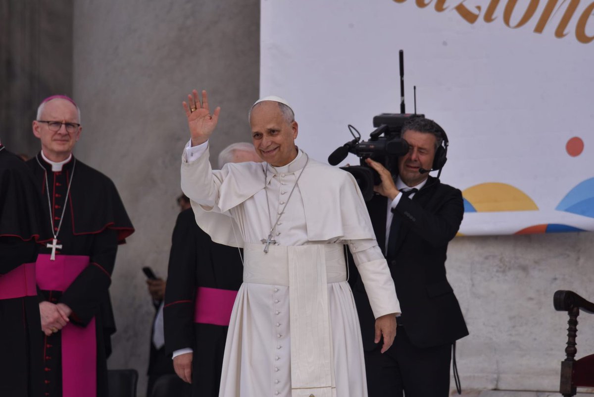 UCSICampania's tweet photo. Mini reportage fotografico della visita del Santo Padre Leone XIV a Napoli (08/05/2026) a cura di Massimo Iaquinangelo e Pasquale Gargano

#UcsiCampania #PapaLeoneXIV #Napoli
@UcsiSocial https://t.co/PkCpjBmEuG