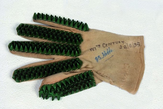 PictureSporting's tweet photo. Jack Hobbs' batting glove when he scored his 197th (or 199th) and final hundred for Surrey against Lancashire on May 28th 1934.  He lobbed the glove into spectators as he walked off and the recipient asked him to sign it "otherwise nobody will believe it is yours" https://t.co/dhLayHLTr9