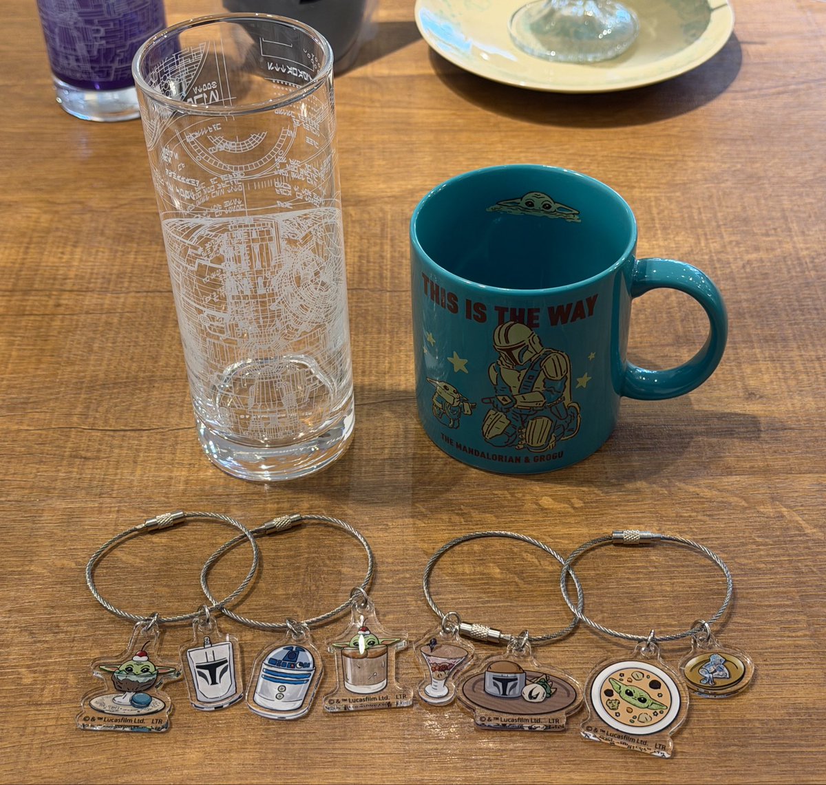 グラスとマグカップ両方買っちゃった カフェグッズのアクリル 