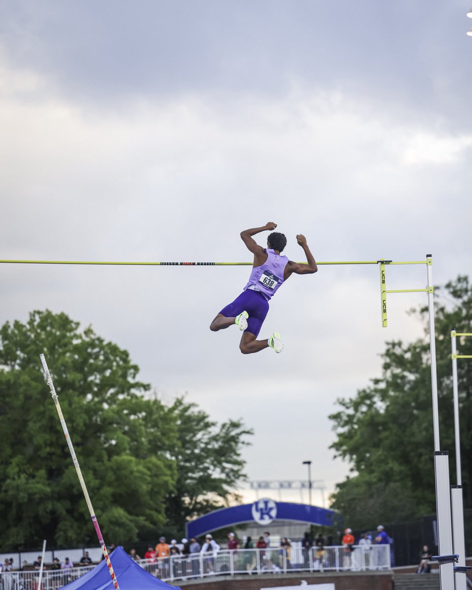 HPUTrack's tweet photo. 𝐓𝐢𝐜𝐤𝐞𝐭 𝐏𝐮𝐧𝐜𝐡𝐞𝐝 🎟️

Montes de Oca cleared 5.35m for a trip back to the NCAA Championships for the second consecutive year 🔥👏

#GoHPU x #DefendTheTeam https://t.co/NHsk1LR6z0