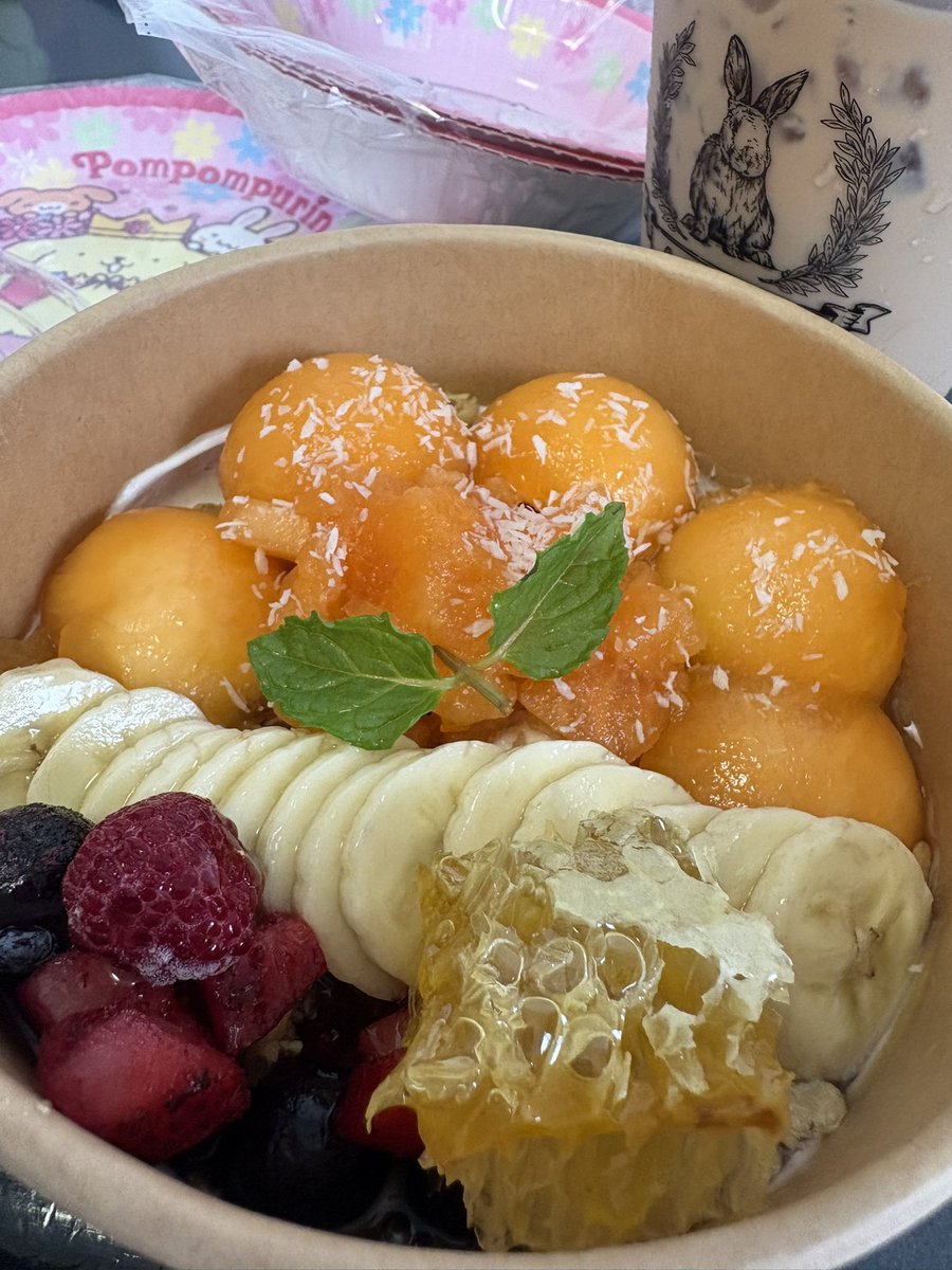 aipompin's tweet photo. 5月の労働最終日でした🥹🤍
ラビスタのヨーグルトボウルと鯱輪🌶️
大満足♪練習の為福岡帰るん🐶🚌
明後日衣装も届くし受け取りにも行く🏃‍♀️
お天気よろしいぃ🤍ハッピィー٩( 'ω' )و https://t.co/dLX1jzXnwg