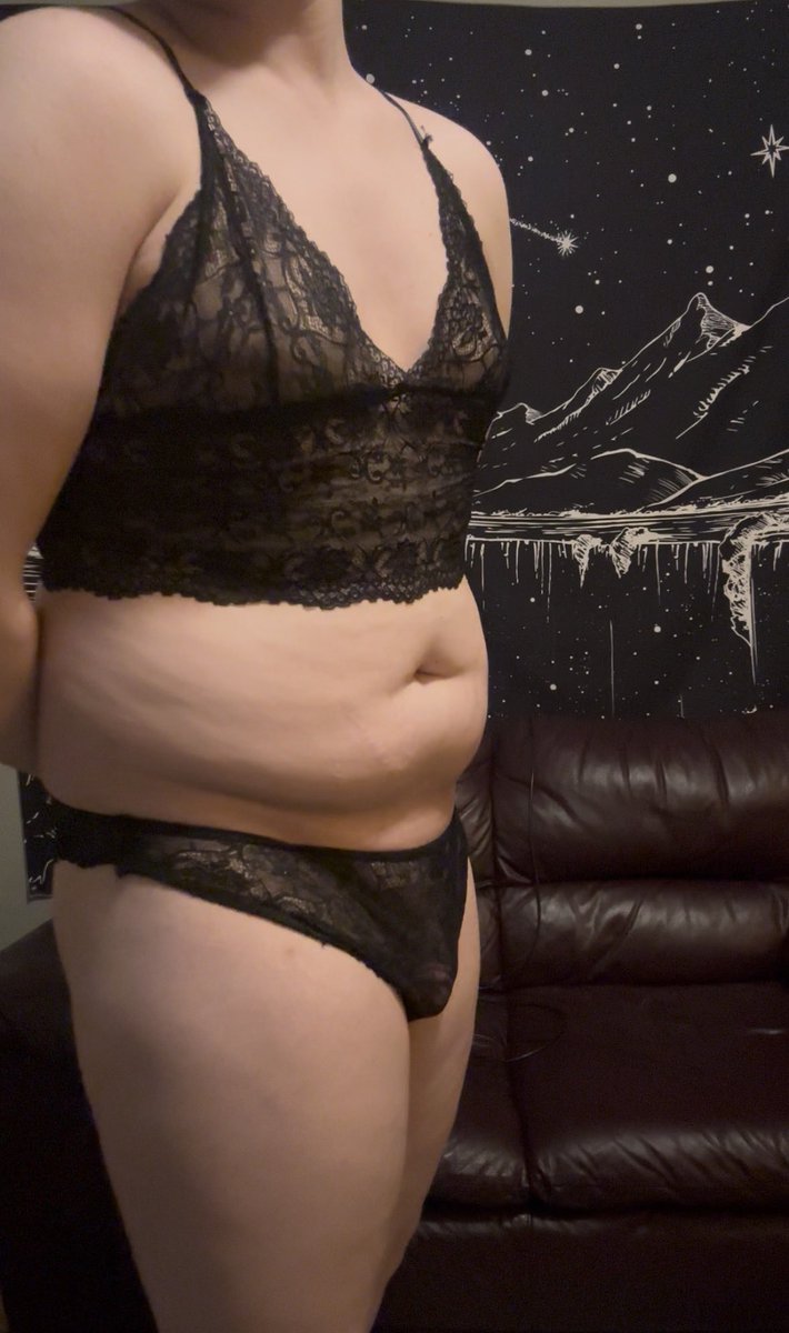 Nadia_Spanks's tweet photo. I’m tall and chubby! Would you still want me? #sissy #trans #fem #femboy #mtf #sissyslut https://t.co/JaPNh6fwpz
