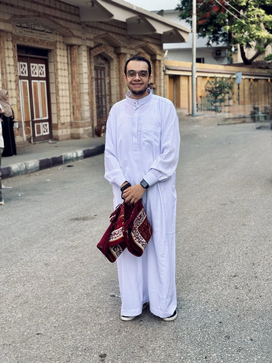 botchYbayomy's tweet photo. "عِيدُكُمْ مُبَارَكٌ، عَسَاكُمْ مِنْ عُوَّادِهِ، وَتَقَبَّلَ اللهُ مِنَّا وَمِنْكُمْ صَالِحَ الأَعْمَالِ، وَأَدَامَ اللهُ بَهْجَةَ أَعْيَادِكُمْ بِقُرْبِ مَنْ تُحِبُّونَ، فَكُلُّ عَامٍ وَأَنْتُمْ بِخَيْرٍ https://t.co/cHwLfXQcFt