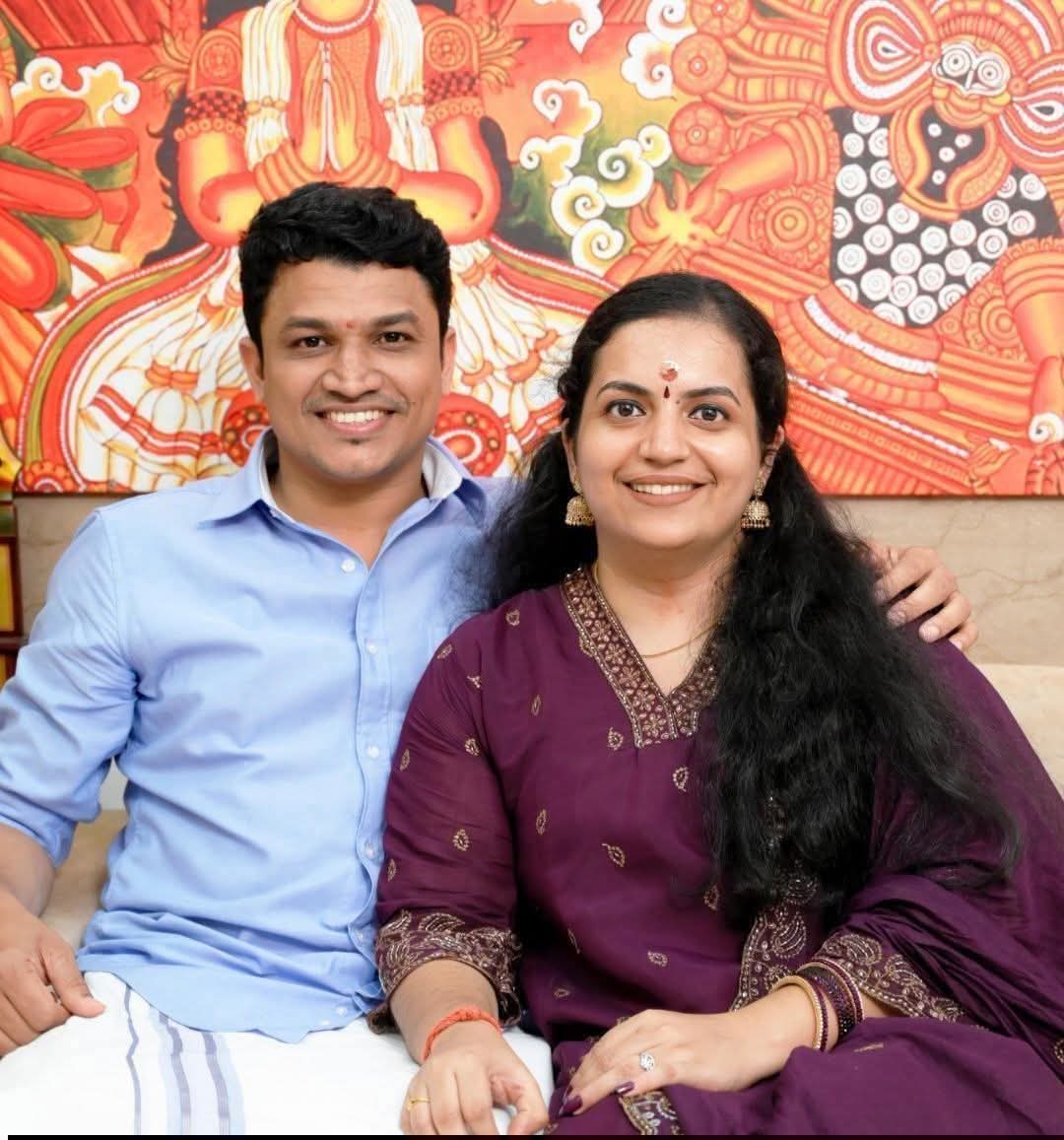 SVaachaspathi's tweet photo. രാജ്യസഭാ MP @SadanandanMash
സി സദാനന്ദൻ മാസ്റ്ററുടെ മകൾ യമുനാ ഭാരതിക്കും ജനം ടി വി ഡൽഹി ബ്യുറോ ചീഫ് ശ്രീകാന്തിനും ഹൃദയം നിറഞ്ഞ വിവാഹ മംഗളാശംസകൾ.. https://t.co/XiAFIKi3XR