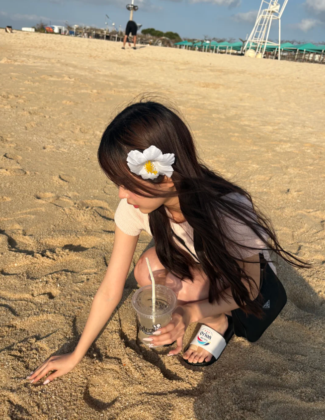 natzhan's tweet photo. 海でまったりしてる〜 https://t.co/R5iZzd92gw
