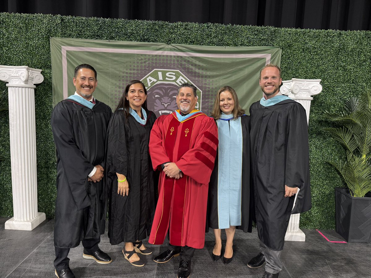 FontanaLearning's tweet photo. Kaiser High Cat Grads are in the building! https://t.co/fK84FGyaXL