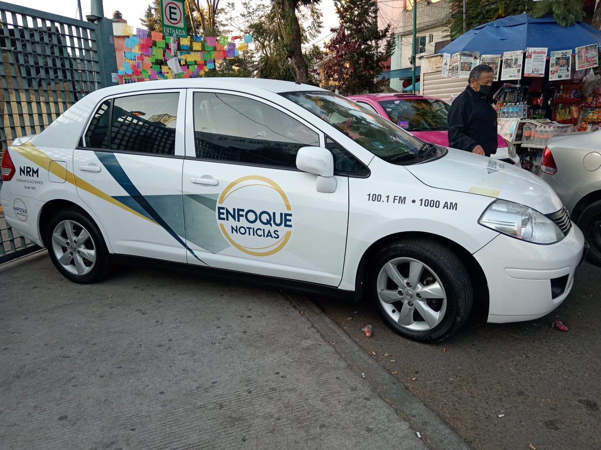 EmanuelTooie's tweet photo. @PonchoGutz Aprovechando que estás en la misma empresa, ¿Le pudieras comentar a tu compañero si pudiera dejar de faltar al Art. 30 del Reglamento de Tránsito de la CDMX, por favor? https://t.co/EQs0UCFkTH