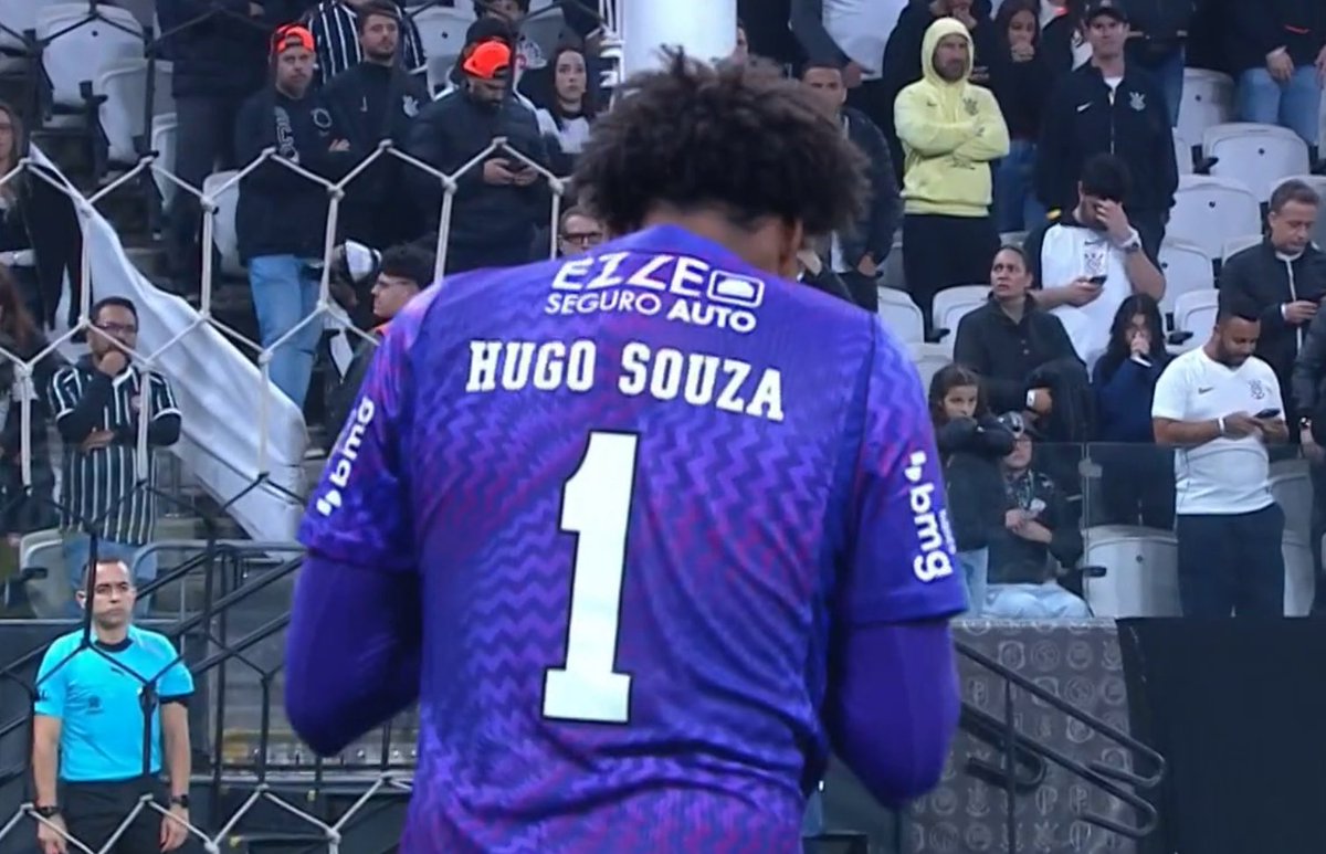 Vessoni's tweet photo. CORINTHIANS 0X2 PLATENSE...

... consequência de:

✔️ Displicência

✔️ Desconcentração 

✔️ Soberba

✔️ Preguiça 

✔️ Falta de vergonha na cara

✔️ Desrespeito

✔️ E um Platense organizado, dedicado, concentrado e correndo atrás da vaga pra orgulhar seus torcedores.

🚨 CURIOSIDADE E AGRAVANTE:

O Corinthians de Fernando Diniz tomou 4 gols na Neo Química Arena. Como foram:

✔️ Raniele deu (SPFC)

✔️ Matheuzinho deu (SPFC)

✔️ Hugo/Garro deram (Platense)

✔️ Hugo deu (Platense)

Quase 700 minutos depois, o adversário ainda segue sem construir um gol após jogada... acredite se quiser...

☑️ ÚNICO QUE QUIS JOGAR E SALVOU:

Kaio César. 👏👏👏

❌️ VAIAS A YURI ALBERTO:

Reflexo da entrevista sem timing, obviamente...

#Corinthians