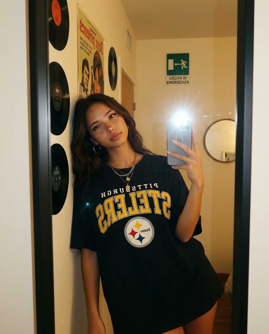 EvaLutzz's tweet photo. Steelers by choice, distraction by talent https://t.co/9anft47Pbg