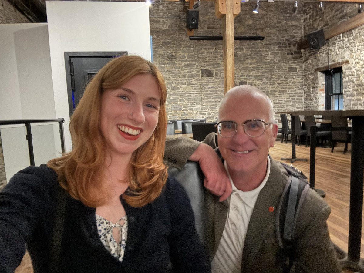 sadie_cann's tweet photo. My candidate for mayor mogs your candidate for mayor 🚌🚏🎈 @LeiperOttawa https://t.co/t5tWIOqN06
