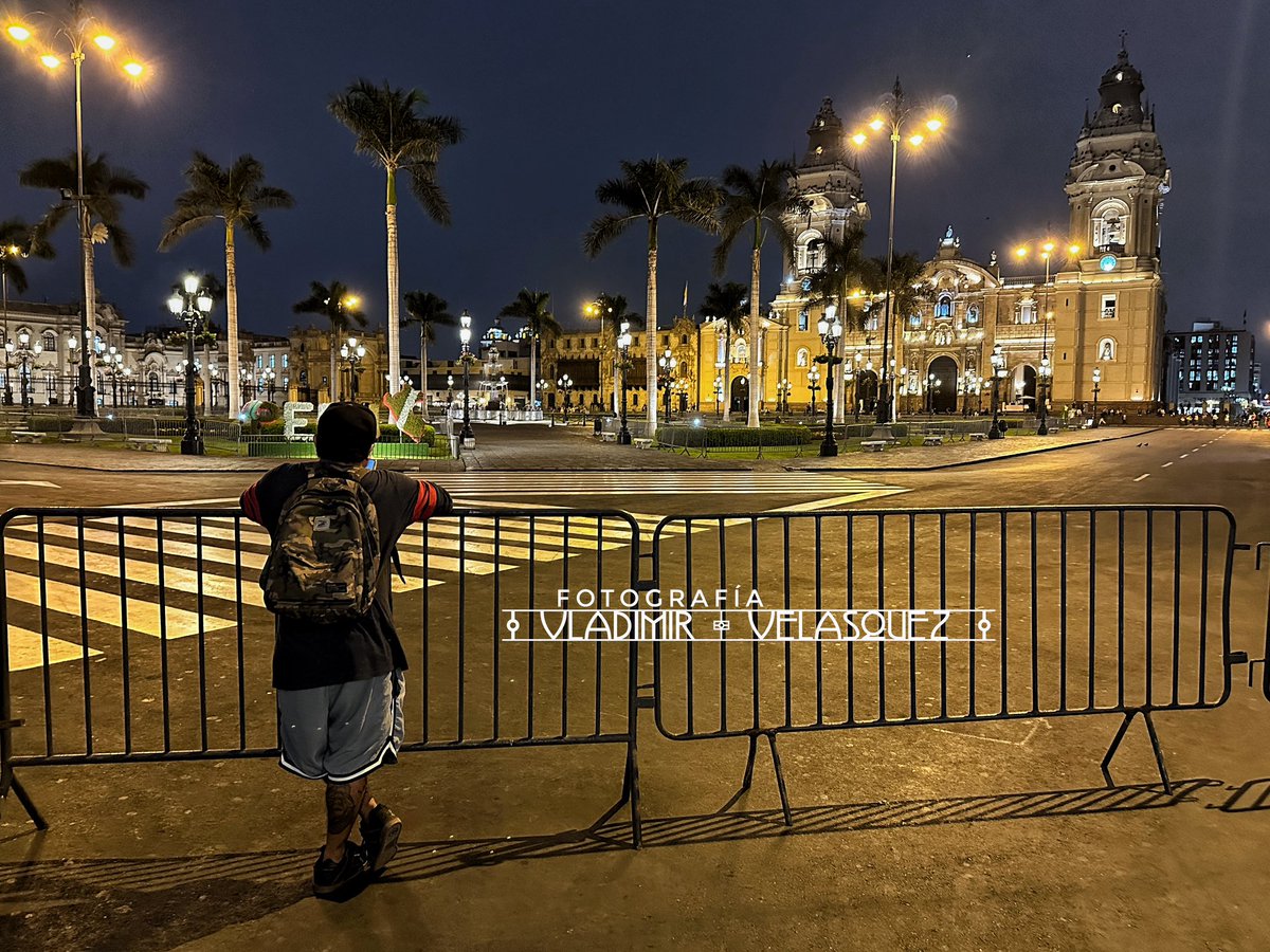 limantigua's tweet photo. ¿Y así piensan atraer mas turistas? 🤔
¿Y así piensan “reactivar” la economía? 🤔
Lima, ¿Cómo vamos? 🤔
Lima, ¡Así estamos! 🤷🏻♂️🤷🏻♀️
Fotografías 📸 Vladimir Velásquez
#CentroHistoricoDeLima #prolima #RenzoReggiardo #LuisMartinBogdanovich #LimaPotenciaMundial #CiudadDeLosReyes https://t.co/M4ZzEzLaCm