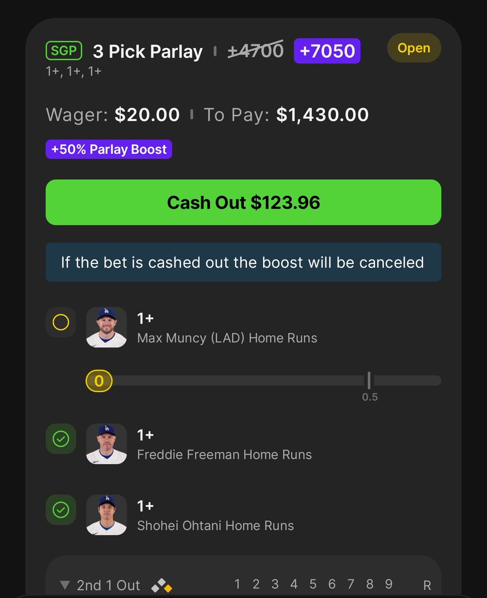 FFCULater's tweet photo. This is why books are criminal. Muncy is currently +380 to hit a home run but this is their cash out they're currently offering me, trying to get me to cash out... We're not cashing out. https://t.co/idr0hnxMrY