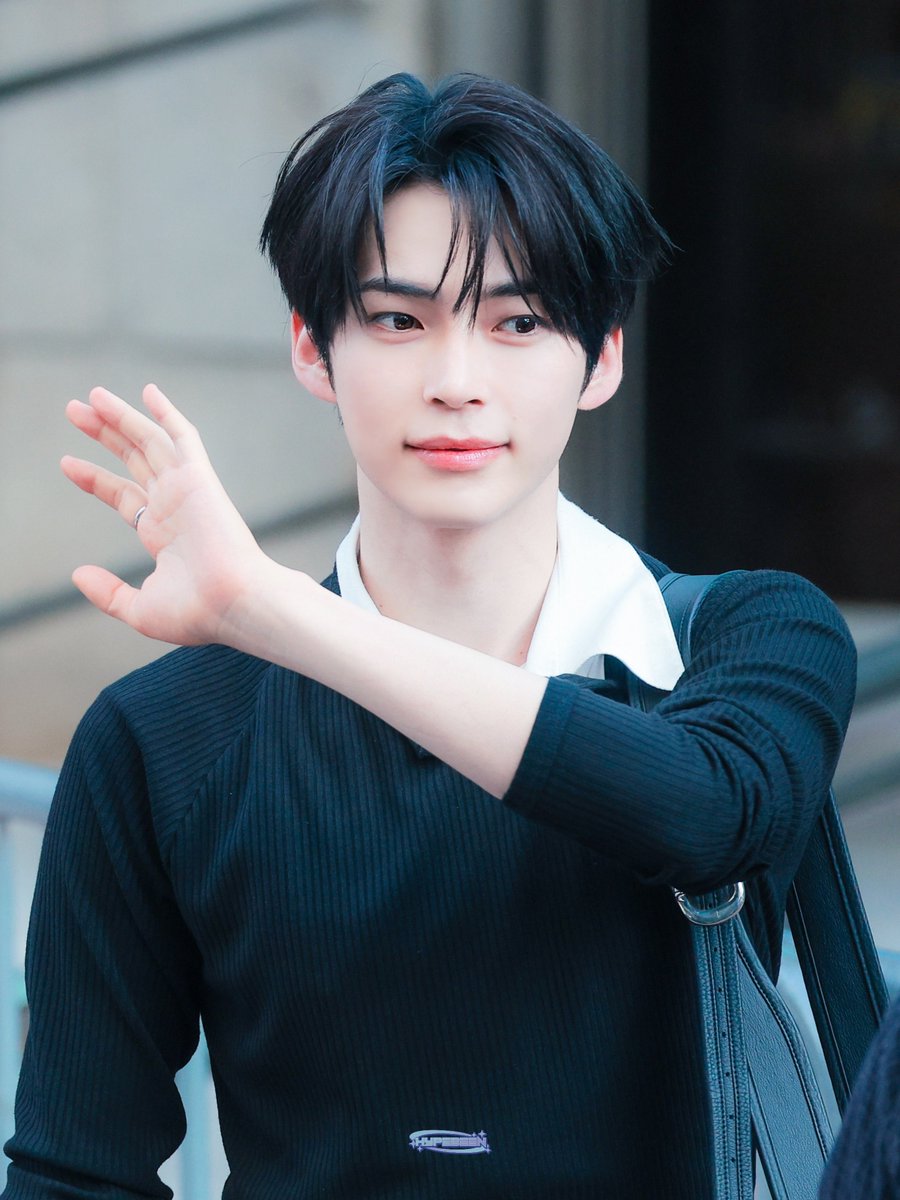 깨눈이 tweet media