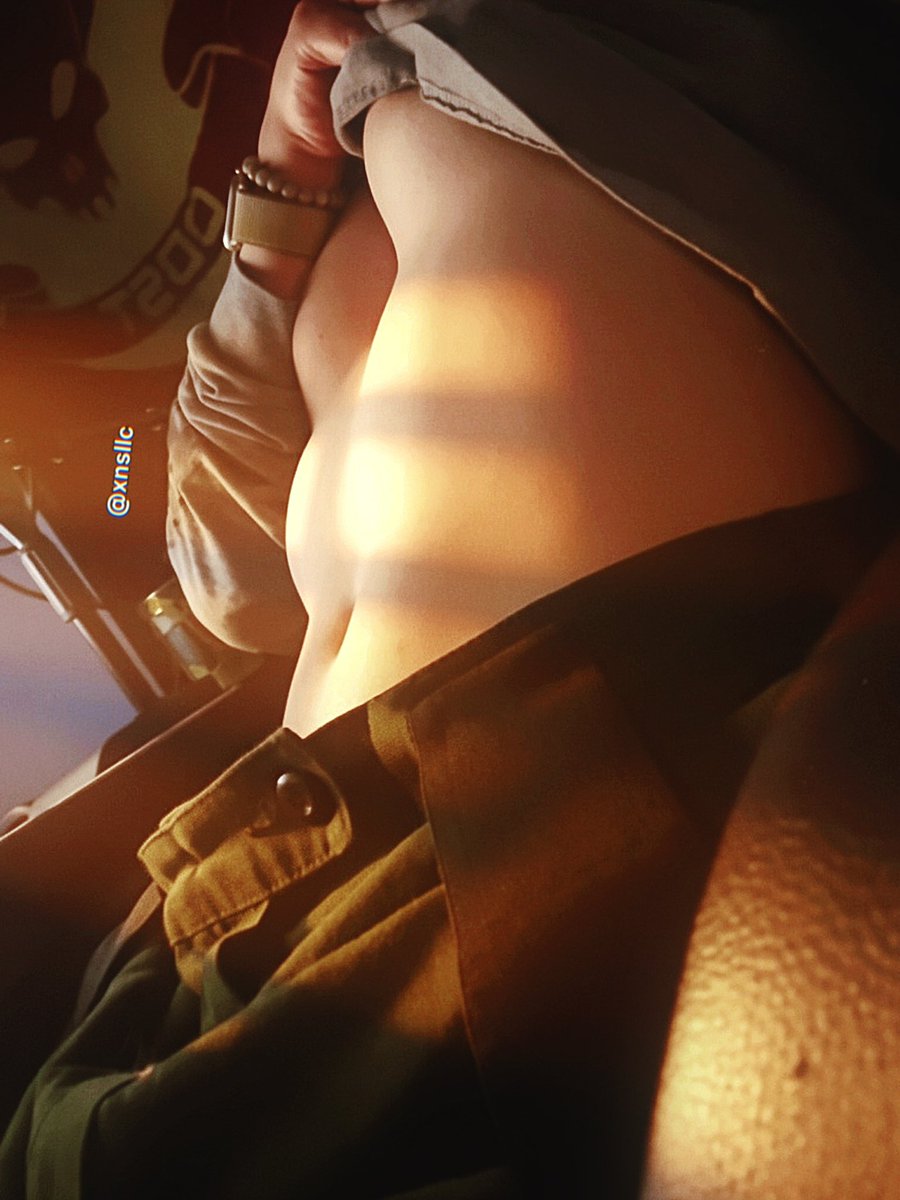 XNSLLC's tweet photo. a lil underboob for those cultured enough

-shi
#trans #nsfw #tgirl #nsfwtwt #femboy https://t.co/Y5oVsPtwv2