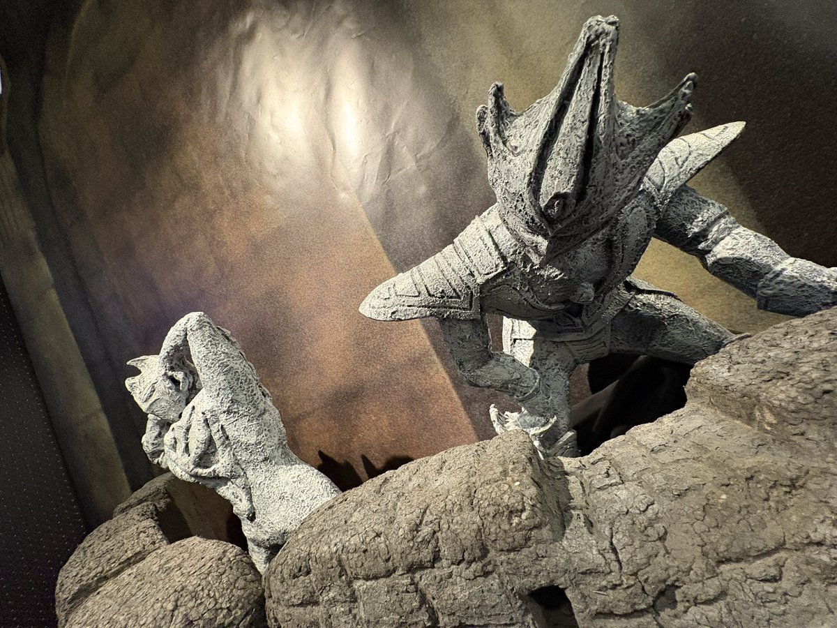 DeguTdg's tweet photo. これはテンションぶち上がりました

#ティガ30周年
#ウルトラマンティガPOPUP
#墓場の画廊 https://t.co/BQL3LHzpvx
