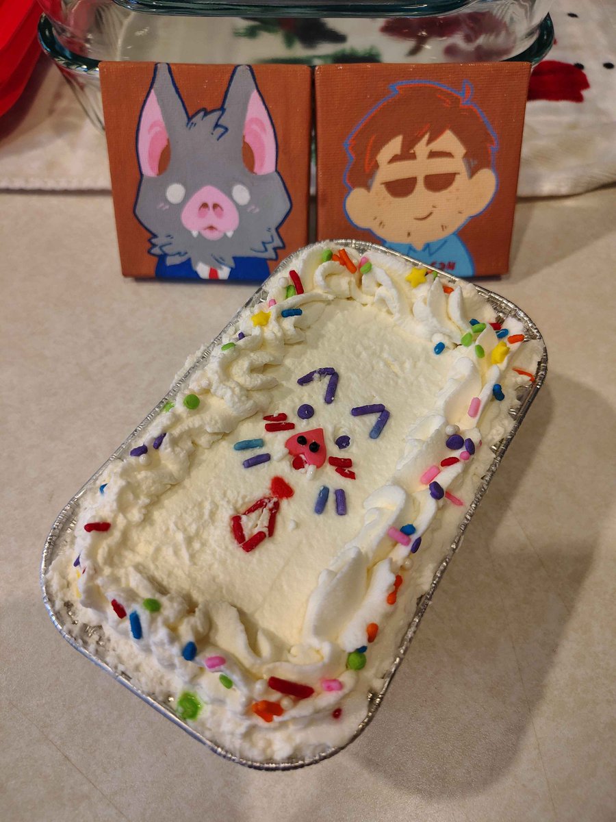 mindysoung's tweet photo. Happy Birthday Sonar!! I made these BIG TWINKIES (sponge cake with cream filling) for my Dispatch Sonar lovin' partner 🥰🦇 #dispatch #mechabatweek https://t.co/WgOf7V0XX6