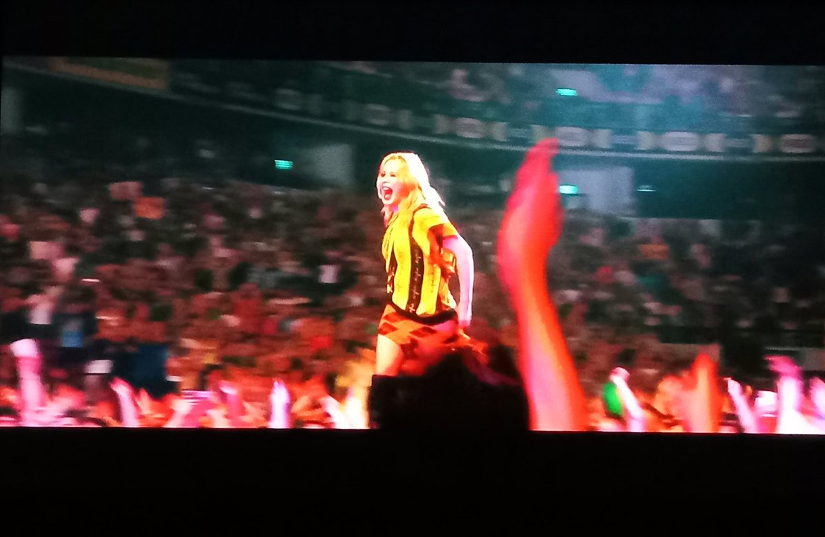 Mario1971MH's tweet photo. Si esto no es la felicidad absoluta, al menos se le parece mucho... #tensiontourlive  de @kylieminogue en @Netflix 😍✨️
Mayo ha sido un mes genial! https://t.co/XkrsN1EE06