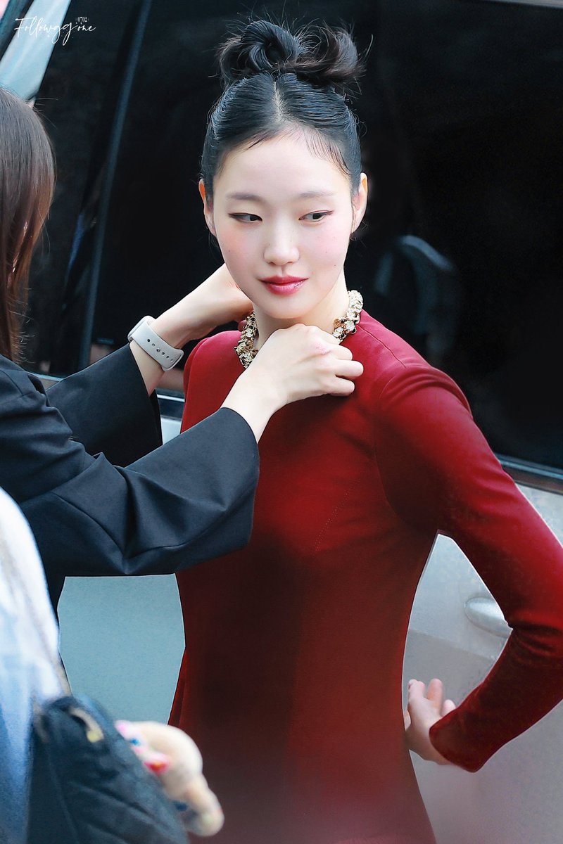 shilzzOnly's tweet photo. So stunning that she made hit tweet everywhere and people are so excited about her first period sageuk drama https://t.co/7wexSesVEk