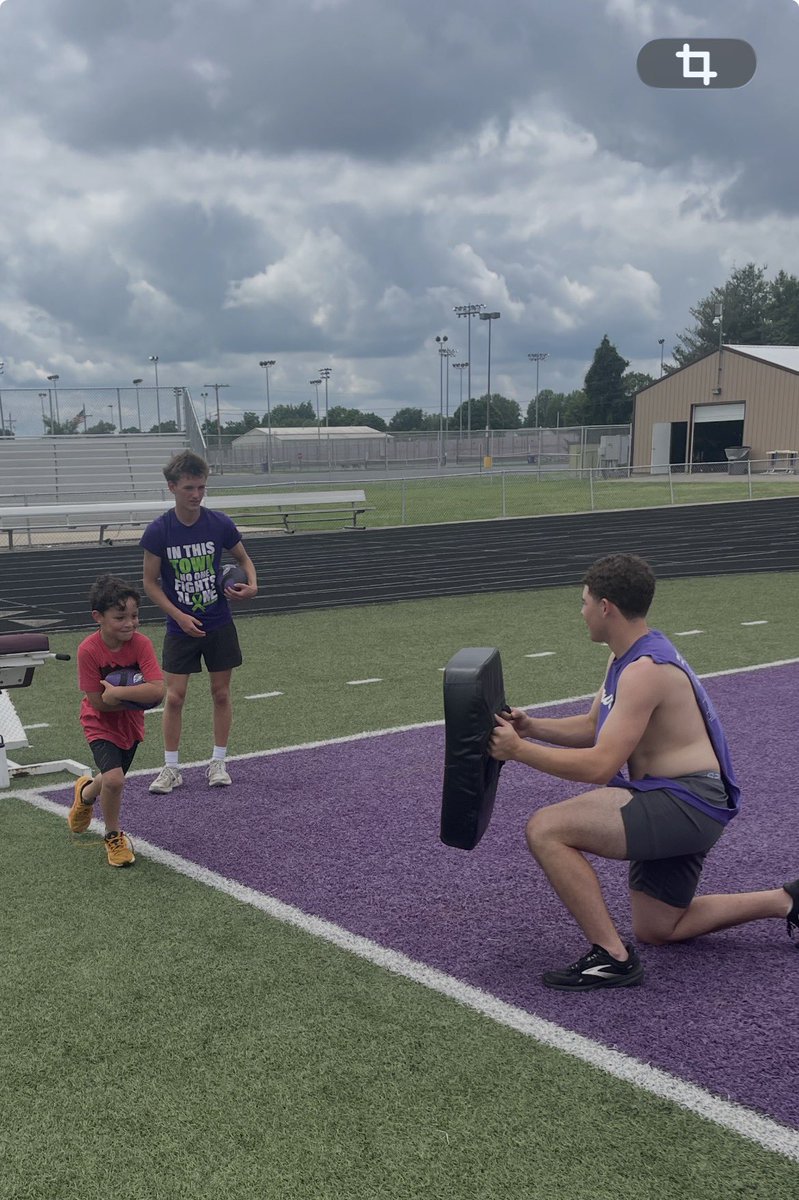 Coach_Pap_SHS's tweet photo. Day 2 of youth camp is in the books! The weather held out, and the kids worked on offense skills. Punt, Pass, &amp; Kick contest tomorrow to close out camp!
#GoOwls https://t.co/6dKTsmiewH