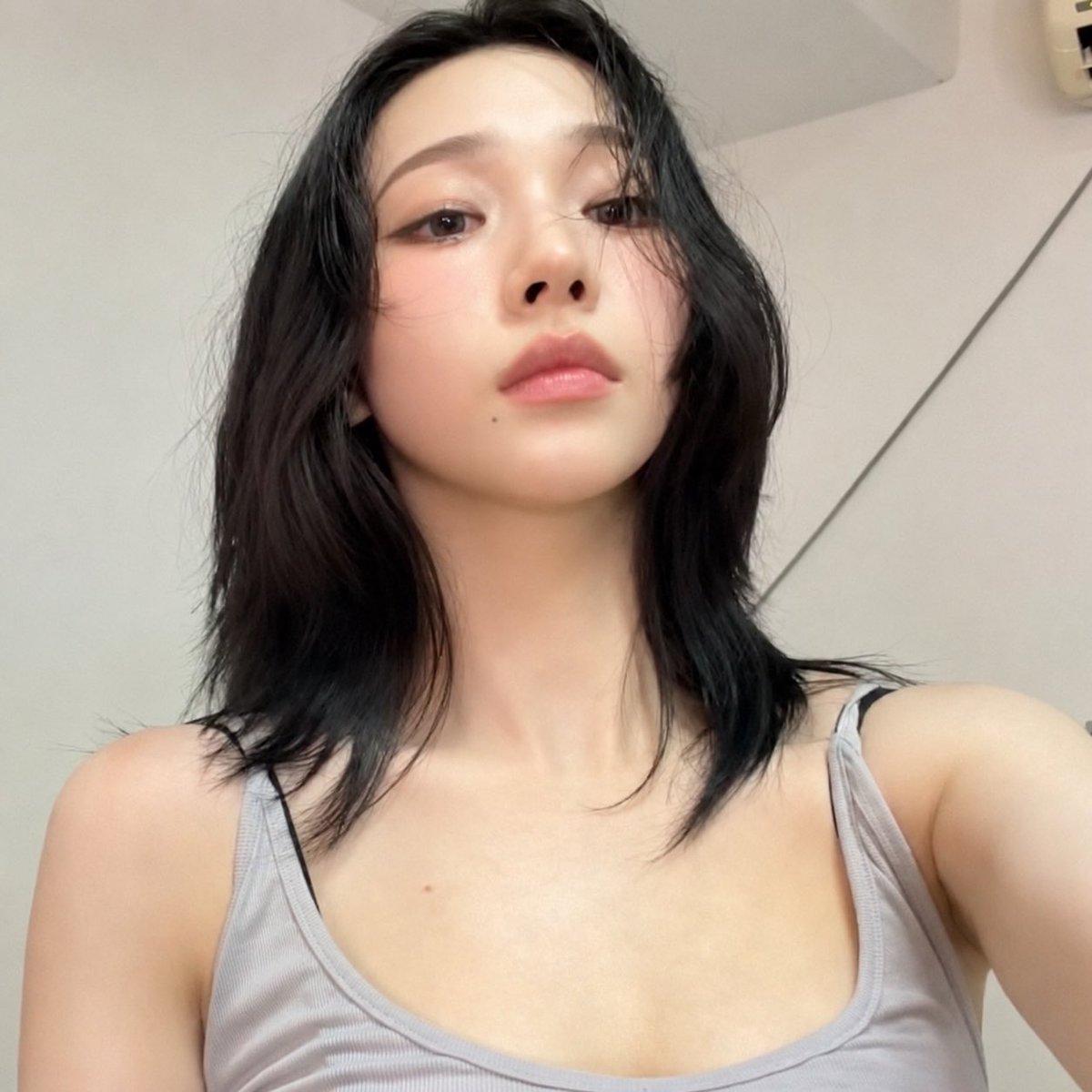 airibluu tweet media