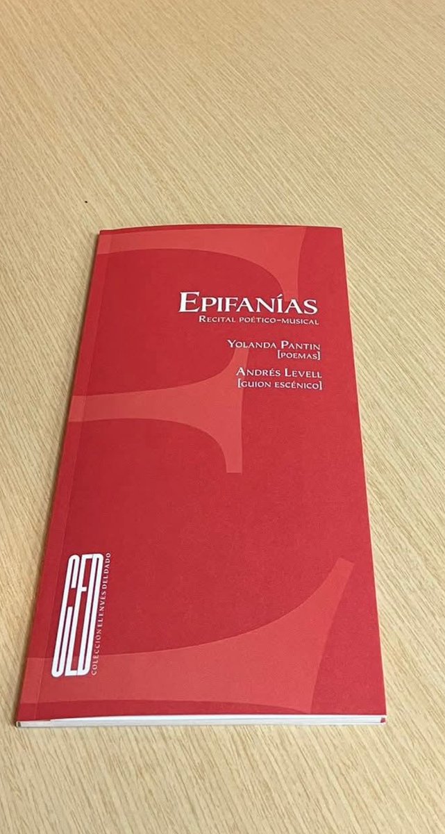 TeamPoetero's tweet photo. "Las puertas de los cuartos,
las del patio,
las puertas de las neveras,
la puerta que comunica
una casa con la otra.

Todas cerradas con candado,
salvo la puerta que abre al jardín."

Yolanda Pantin (Venezuela, 1954) https://t.co/U5IN5QK1SM