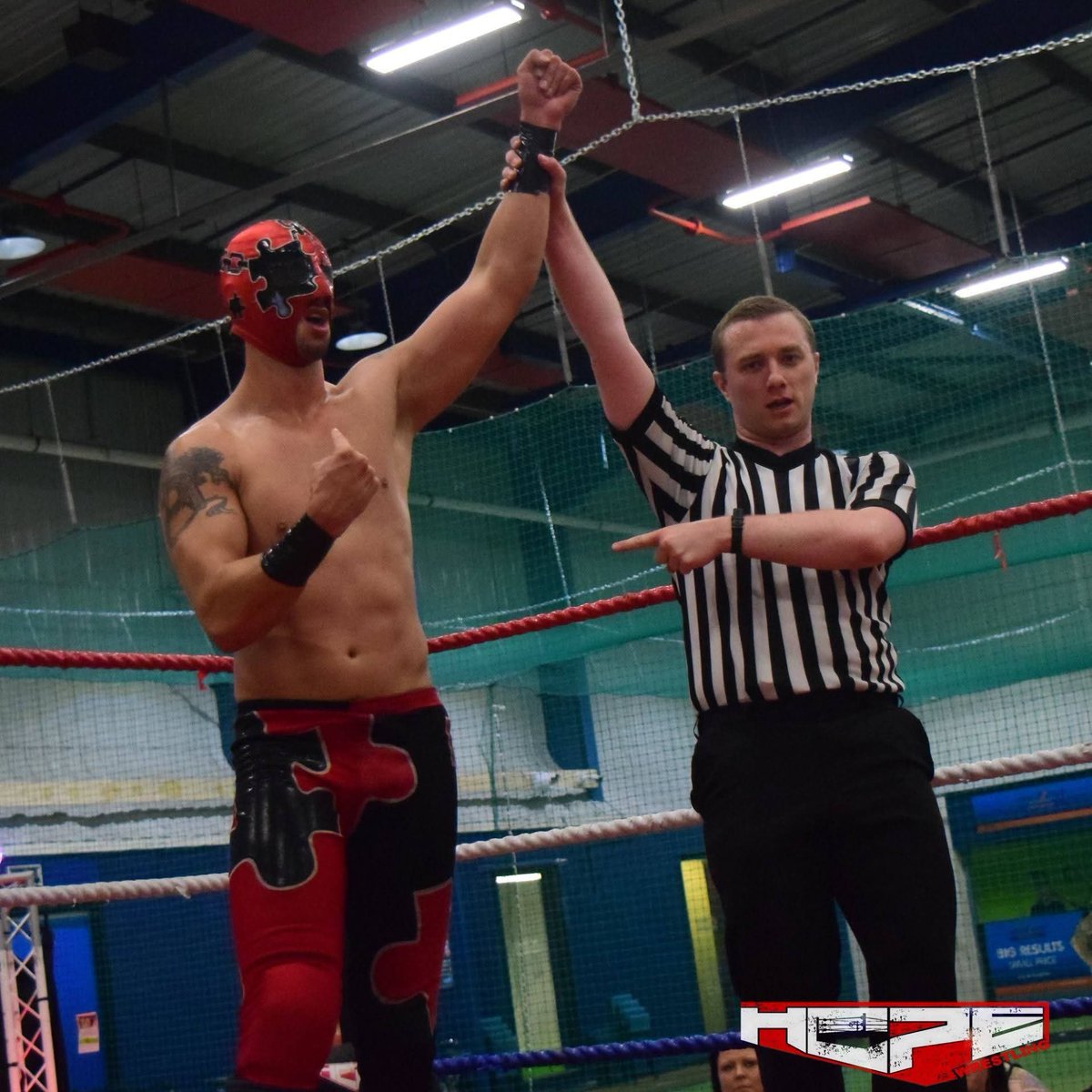 Ref_Anderson's tweet photo. I bloody miss being in the ring. 

It gives me great pleasure to see the industry doing so well, but it does give me the itch to put the stripes on again. 

#RefClub https://t.co/xfkjZ5Msn2