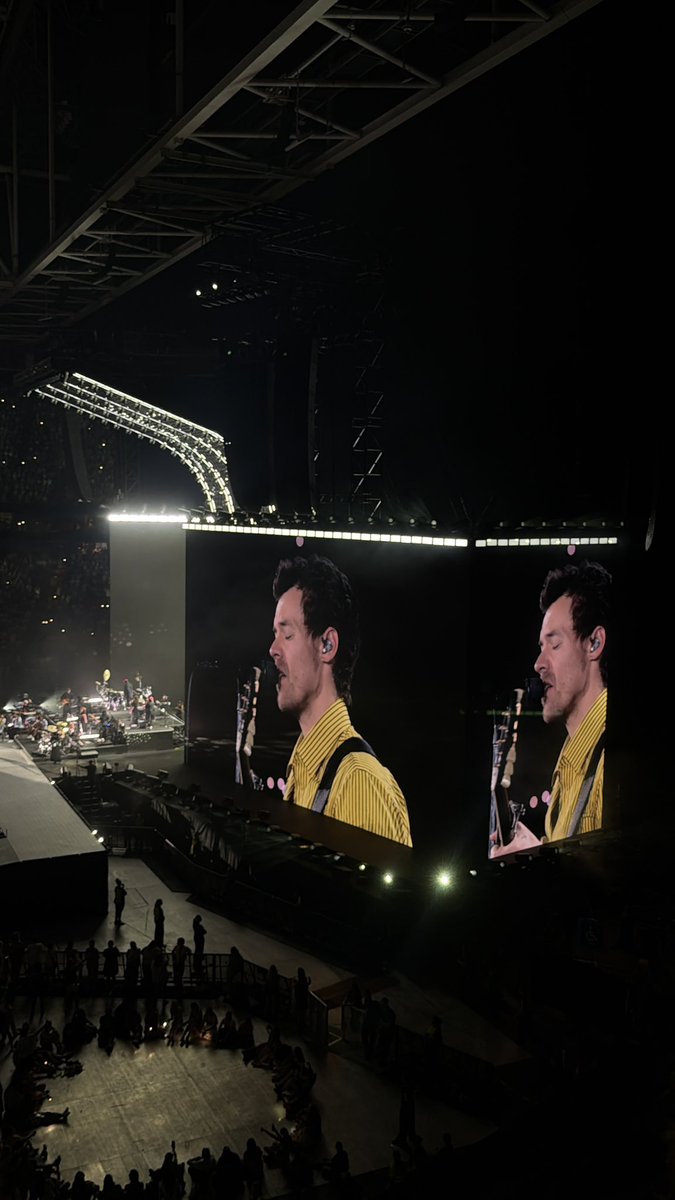 BagnaAgos's tweet photo. Cumpli mi sueño de verte en vivo Harry 🪩❤️ https://t.co/mx9JeGJL2d