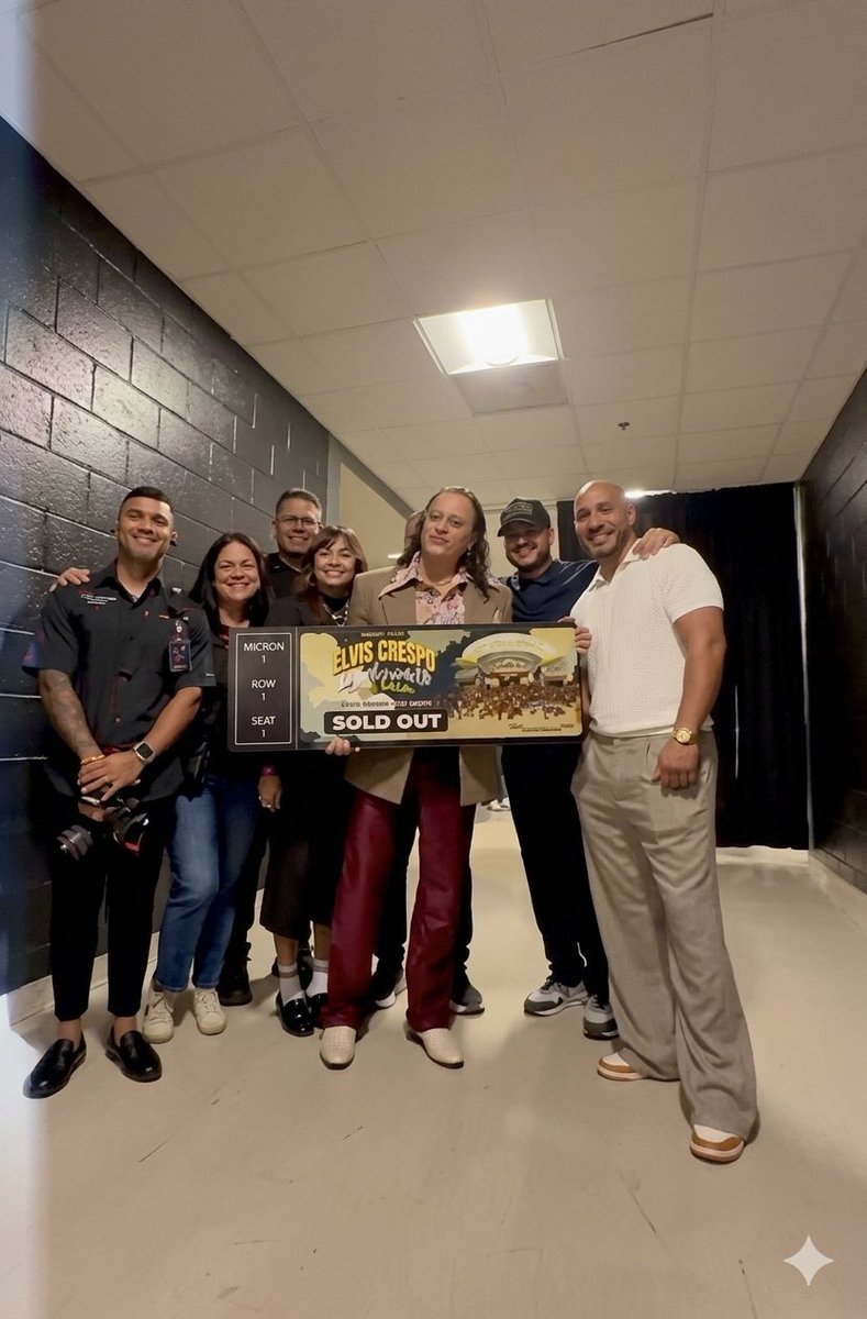 NulifeEnte83766's tweet photo. Los números y la historia lo confirman.

3 Cholis en menos de un año.

Gracias, Puerto Rico 🇵🇷, por hacerlo posible una vez más. @ElvisCrespo Junto a #grupomania que lo tropical no es tendencia, es poder.

Música Sin Fecha de Vencimiento https://t.co/vkJICERmuD