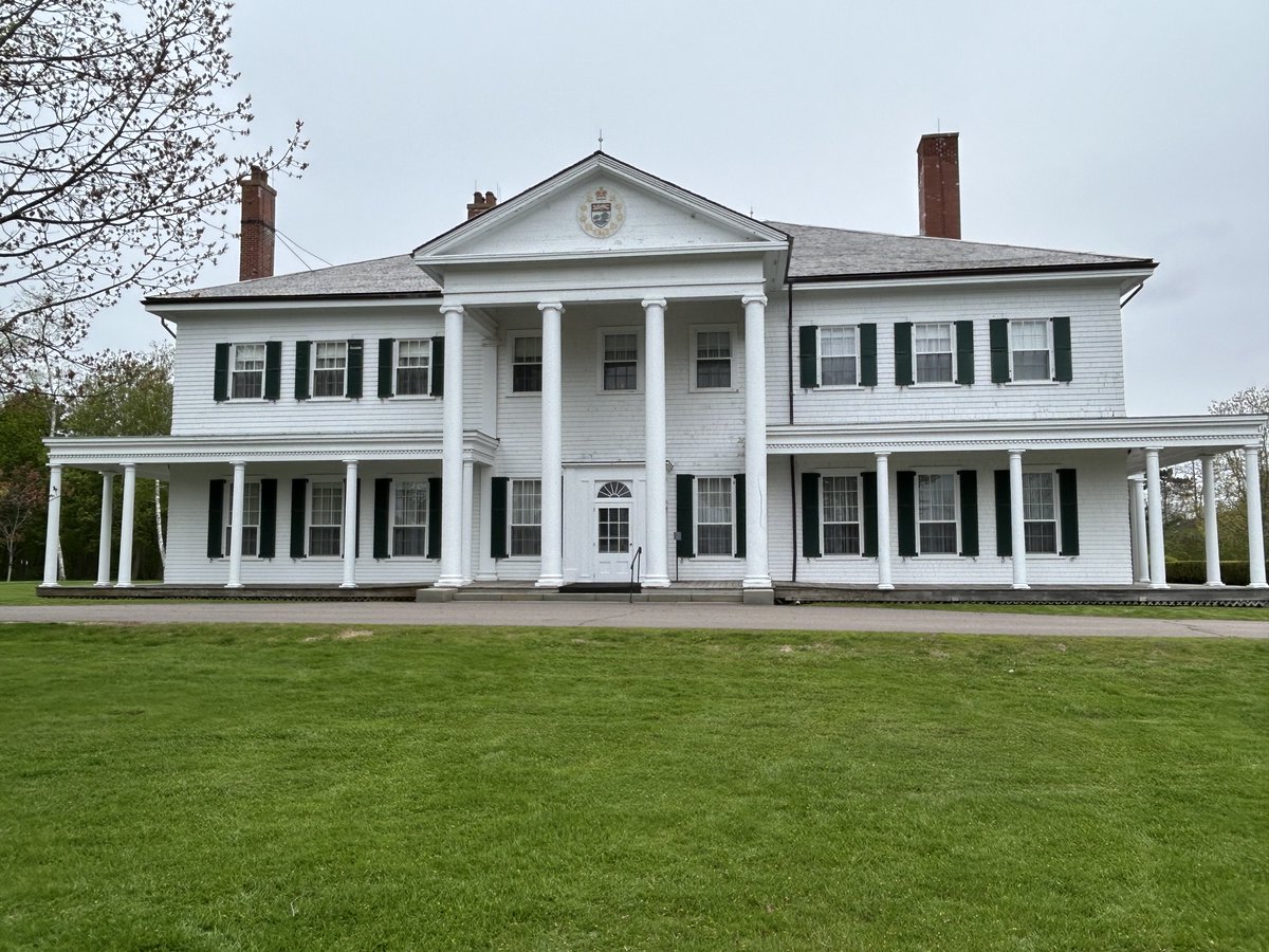 stickie444's tweet photo. Government House P.E.I. https://t.co/7T2hHXqgEL