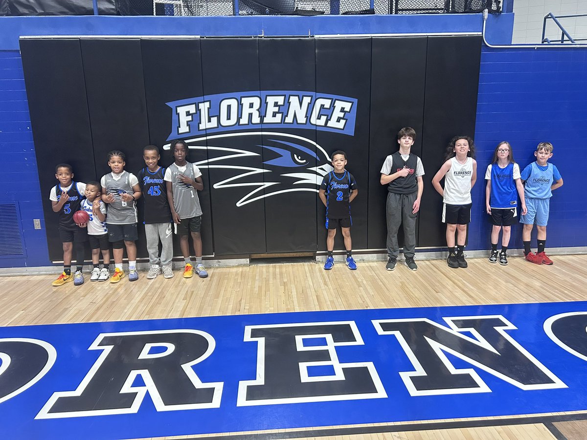 FHSFalconsMBB's tweet photo. Day #2️⃣ at Florence Basketball Academy was 🔥! Jersey Day brought the heat!

We also had a special guest today - Kevin Johnson showed us his best in playing “Simon Says”!

Excited for Day #3️⃣ tomorrow!

📸 from today 
⬇️⬇️⬇️

#GoFalcons | #OneFlorence https://t.co/435pkSL0AR