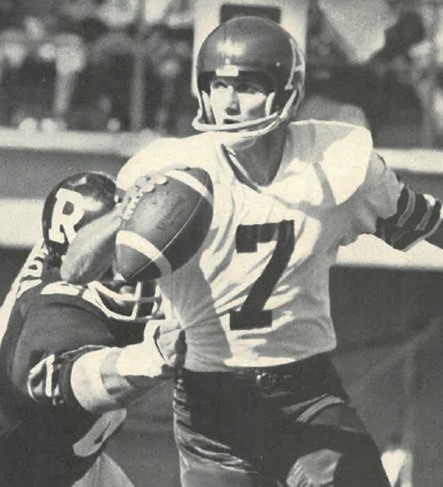TheCFRS's tweet photo. In the ‘50s American players made more money playing in Canada. In 1975 the avg CFL salary was 67% of the avg NFL salary, in 1985 29%, in 1995 5% and in 2008 3%. Today the salary of the highest paid player in the NFL is greater than the salaries of all players in the CFL combined https://t.co/9QqkAJIj2f
