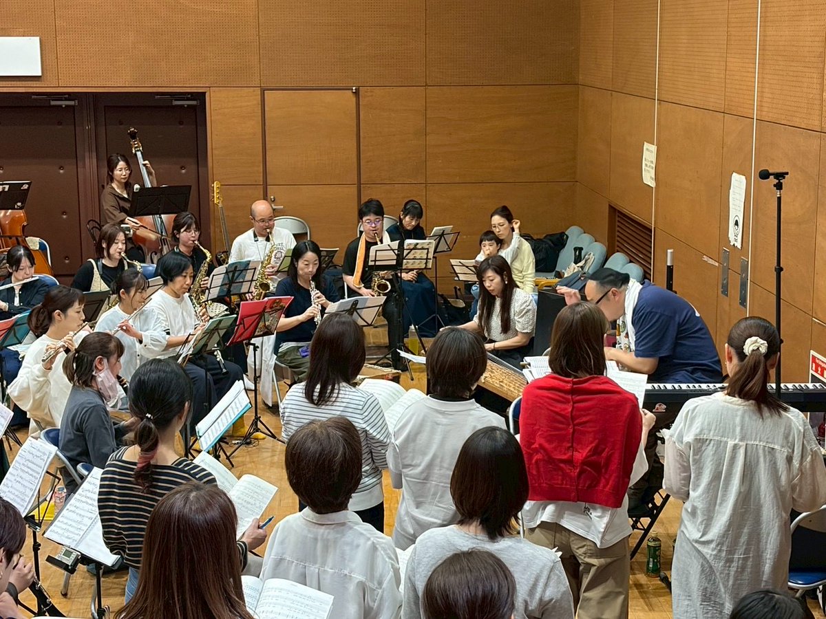 masca_chorus's tweet photo. 演奏会まであと少し！

今回はスペシャルゲストの岡戸朋子さんをお迎えして、3回目の合同練習でした✨

吹奏楽 × コーラス × 二胡 × 琴

こんな豪華なコラボレーション、なかなか見られませんよね！
それぞれの音が重なって、どんどんステージが形になってきています！

本番をぜひお楽しみに♪ https://t.co/Ku8jjr50i7