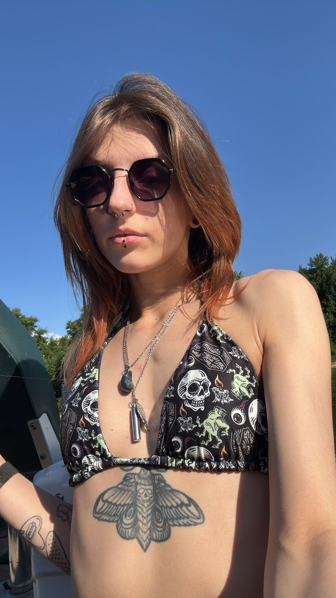 Novas_Chaos's tweet photo. Summer means I get to be almost naked outside🥳 https://t.co/iOTu8Fwxel