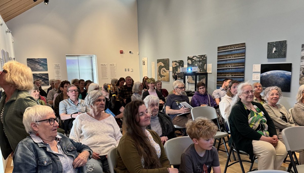 RBondarFdn's tweet photo. Kenora showed up in a big way for Dr. Roberta Bondar’s artist talk at the Douglas Family Art Centre! It was an evening full of art, birds, and environmental education. The winners of the Muse’s Bondar Challenge also received a private tour of the exhibit with Dr. Bondar. https://t.co/k6gtpmWK7H