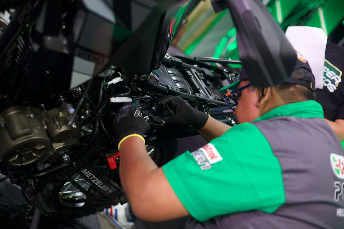 autos_digital's tweet photo. #TalleryMotos l Formación gratuita para mecánicos de motos: Castrol abre inscripciones para ‘Supertécnicos’ en la Feria de las 2 Ruedas en Medellín. 🏍️🔧

🔗Toda la información ampliada en el link:  ⬇️
https://t.co/Xf7uZurUel https://t.co/60Ldn05KTB