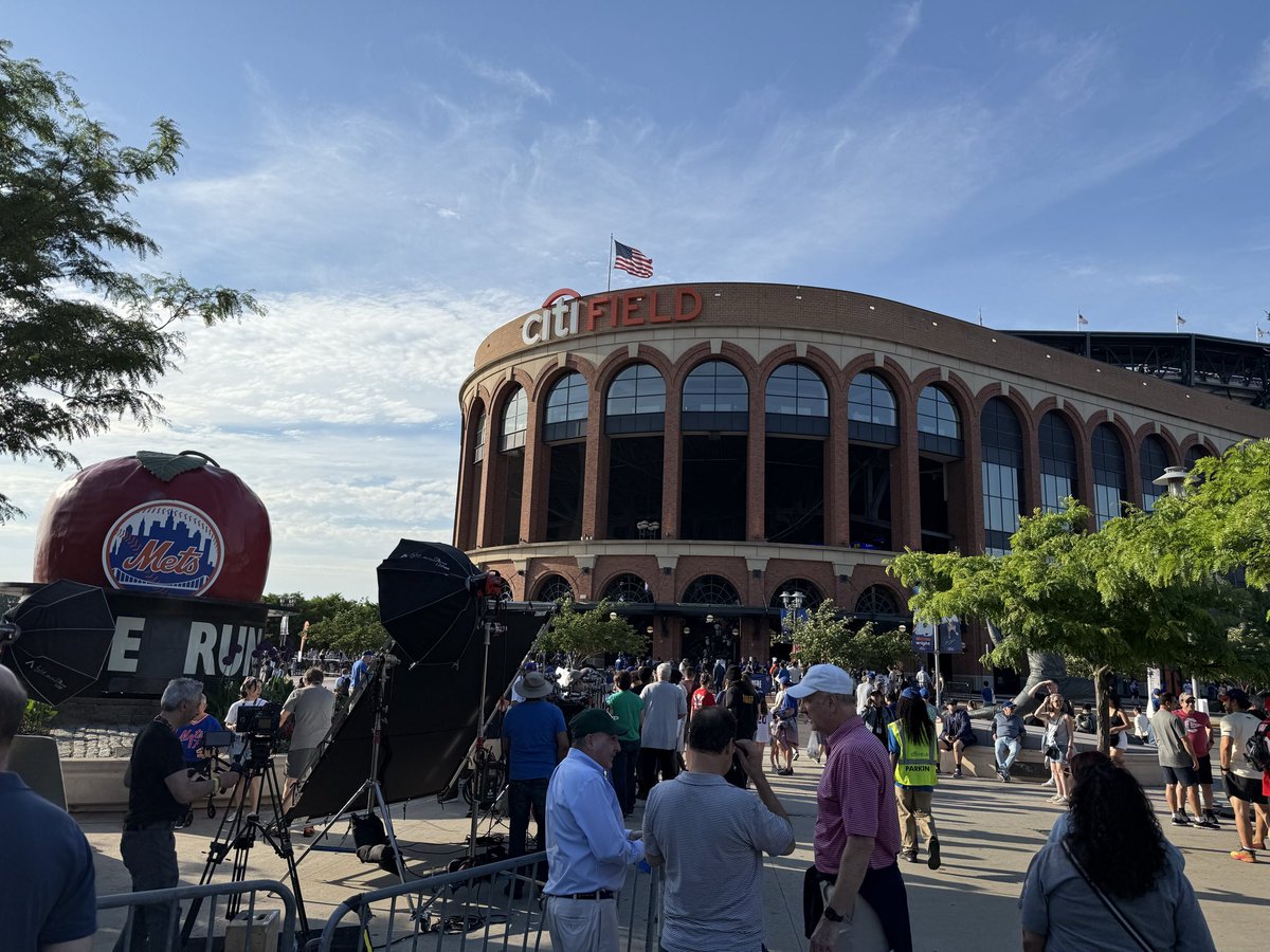 StadiumPage's tweet photo. 2026 game 7. Mets vs Reds https://t.co/cnbD1KrYWa