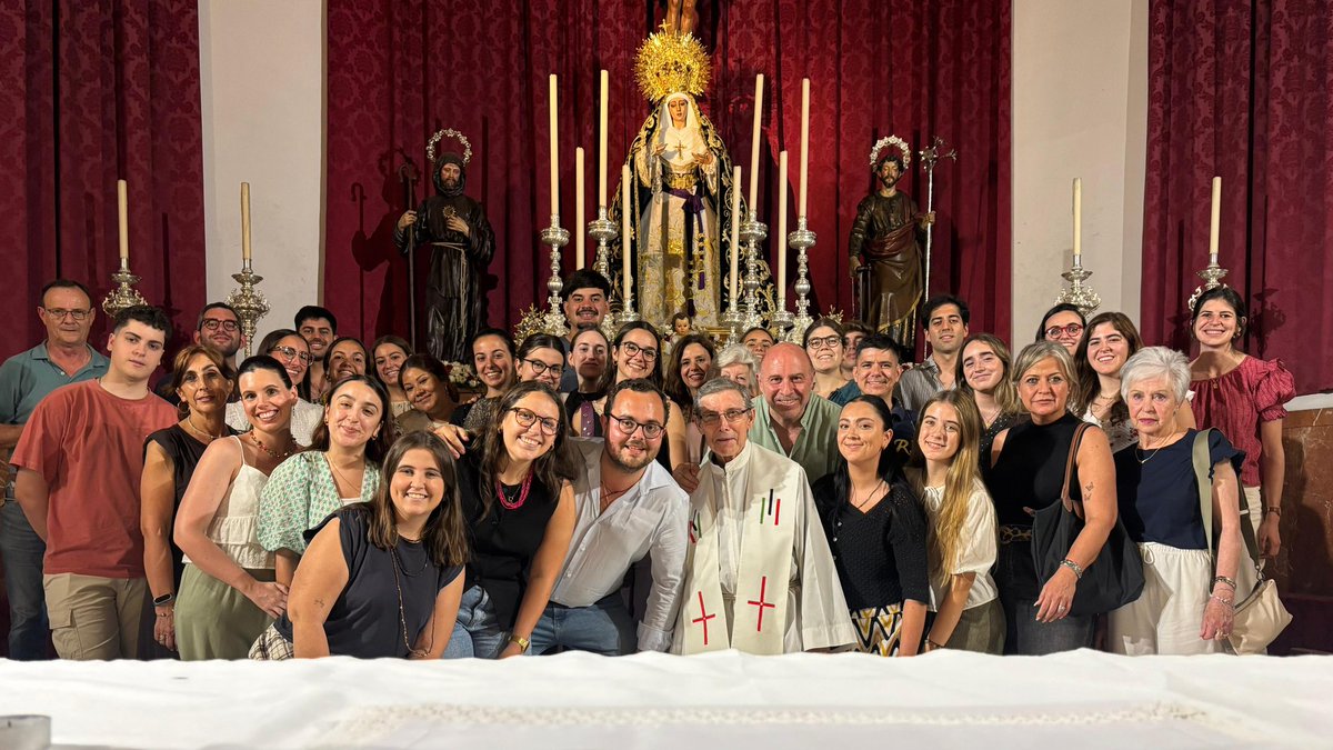 gjuvenil_sjo's tweet photo. Anoche tuvimos adoración eucaristica. Fue un momento de silencio y oración ante Jesús Sacramentado, poniendo en sus manos todo lo vivido durante este curso y dando gracias por cada momento compartido.

¡Alabado sea el Santísimo Sacramento del Altar! https://t.co/cQDbUXgBOR