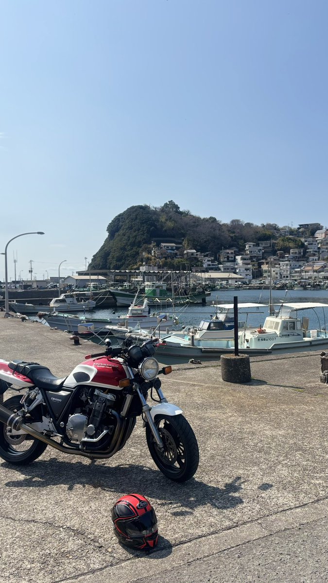 CB1000SF5's tweet photo. #バイクと港が背景のかっこいい画像を貼ってね https://t.co/y68OOdjGoi