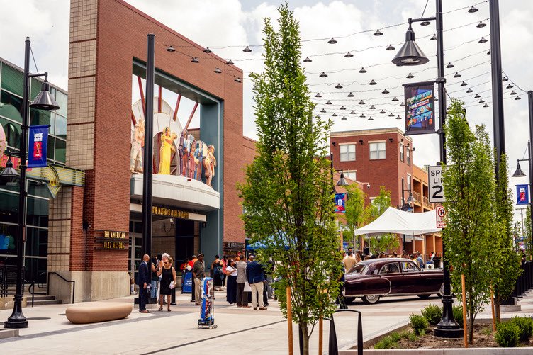 mph_kcmo's tweet photo. 18th and Vine welcomes pedestrians to meander and mingle! It’s a new approach for us, prioritizing cars less and people more. This dovetails nicely with the 18th street - street car study. Basically, we are open for business in the modern era. But we are doing it our way, in ways that fit the quintessential Kansas City entertainment district. 

Make sure you visit and check out our new layout, with mainstay businesses and those we have revived. As we continue the momentum, there will be new opportunities to live, work, and play in the “3rd Districts downtown” so please join us and let’s make memories today for the generation tomorrow.
