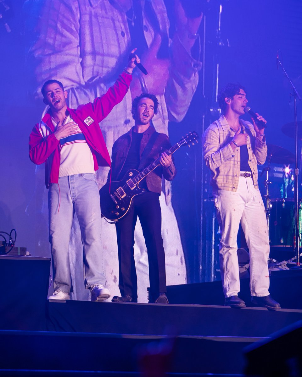 WeidnerField's tweet photo. Comment below your fav concert that's been hosted at Weidner Field 🎤🎸 https://t.co/UmK3UqEKTE