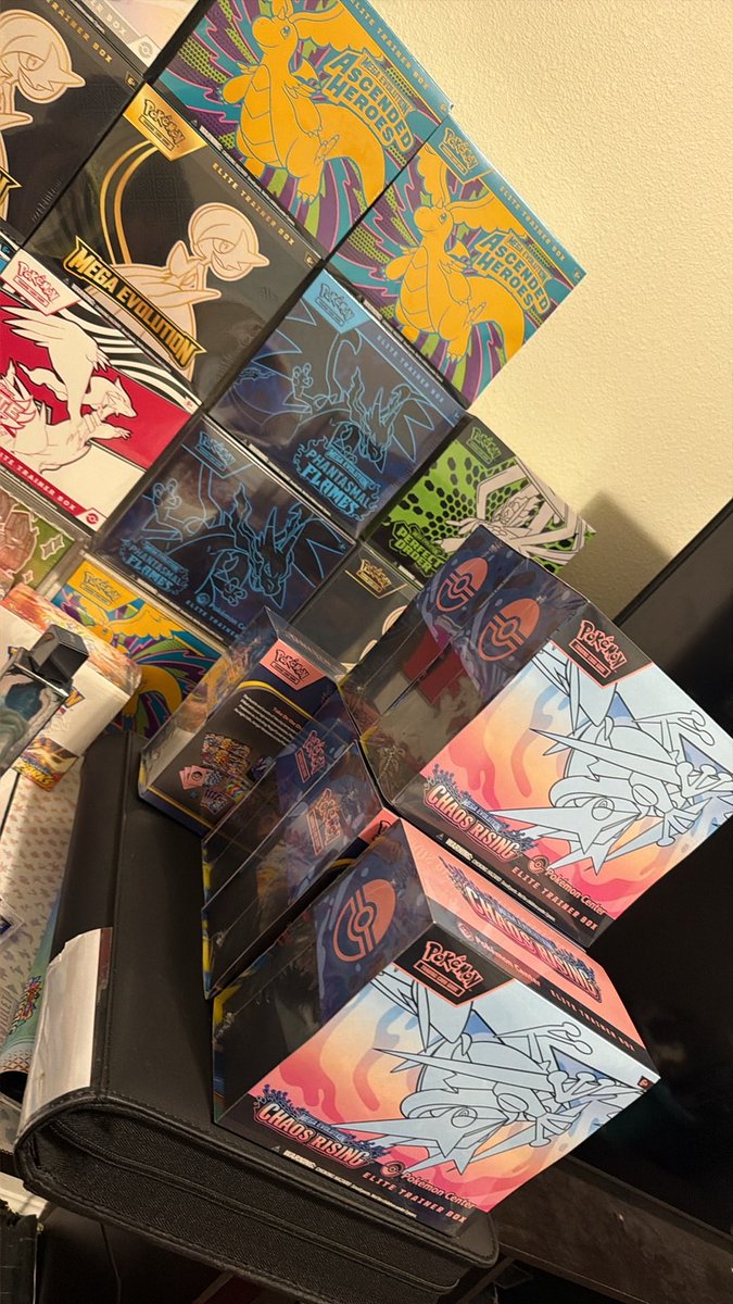 luistorrez1998's tweet photo. @JayBobSons I’m looking to trade all my chaos rising for other sets if anyone’s interested https://t.co/zzU4hR7UMp