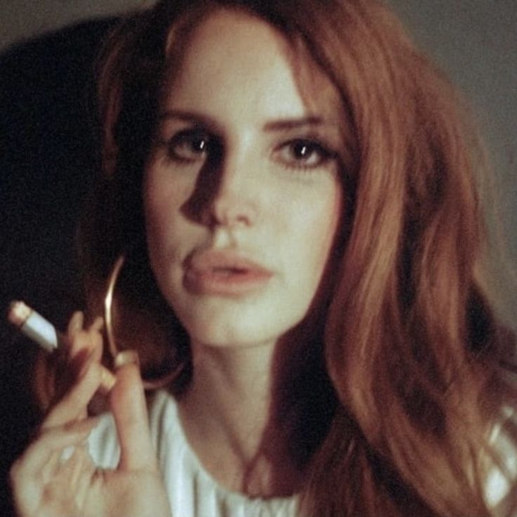 hourly lana` tweet media